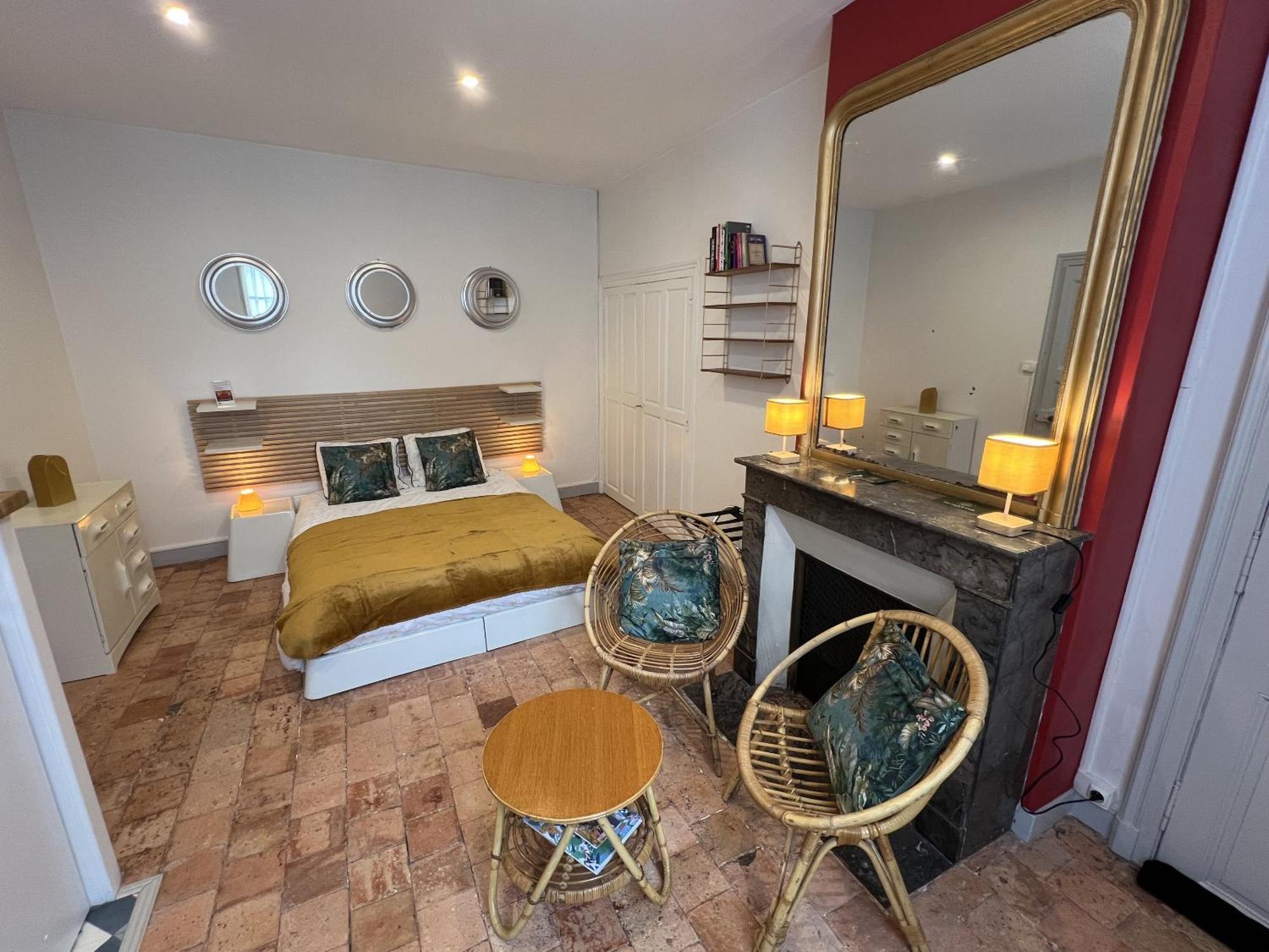 Maison Bout Du Monde Angers Hyper Centre Экстерьер фото